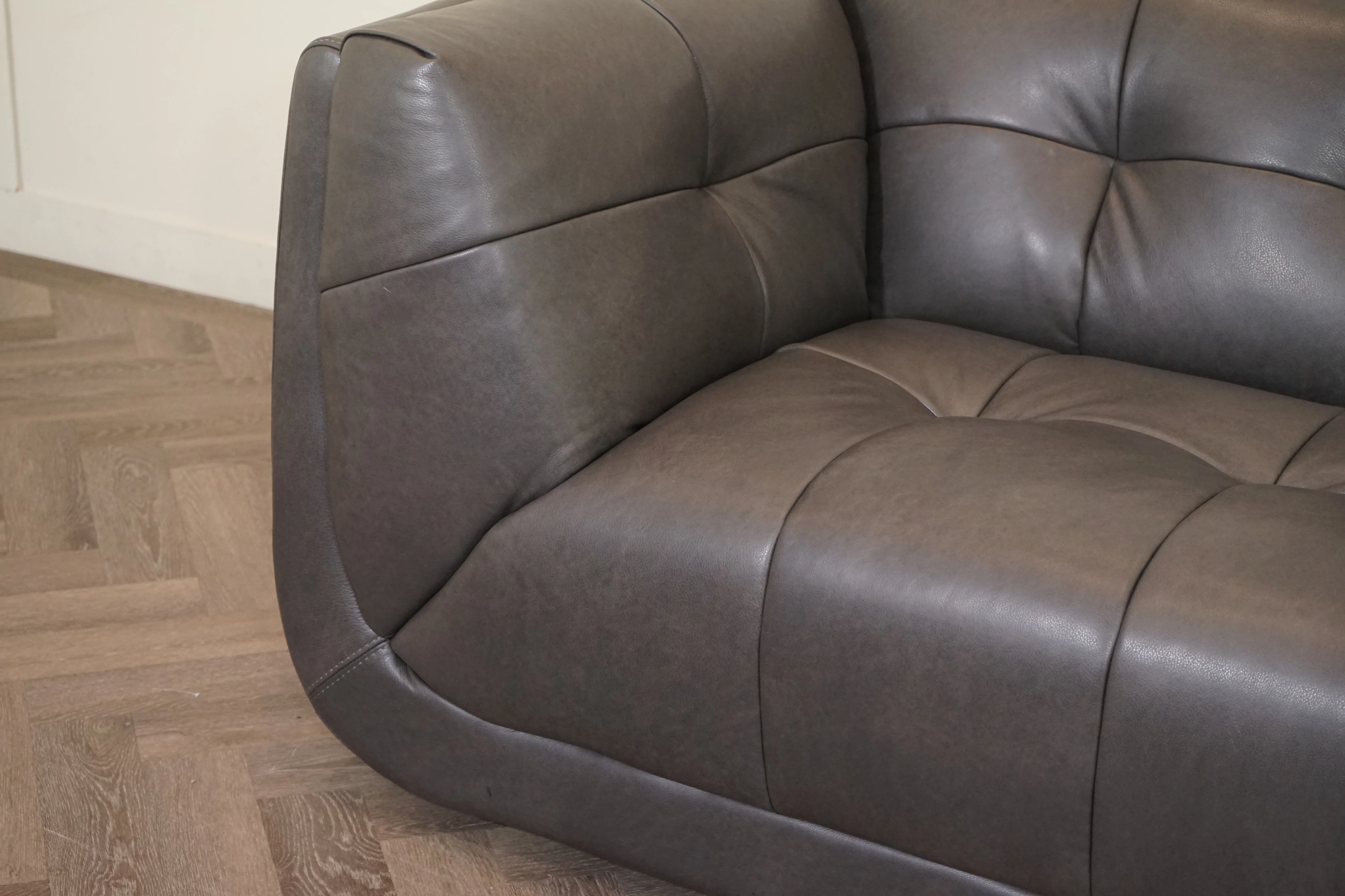 At The Helm Leo Large 3 Seater Leather Sofa, Advent Gorge Grey - Image 6