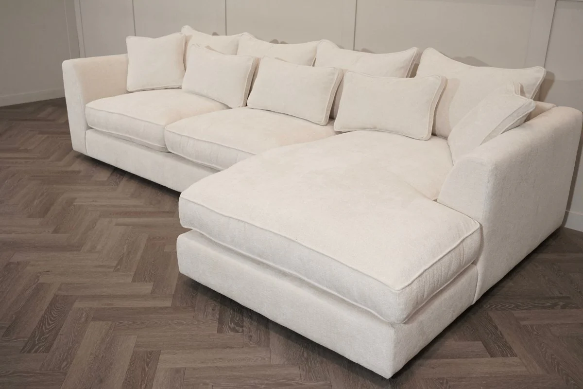 Bossanova Large RHF Corner Sofa, Paddington Chalk - Image 9