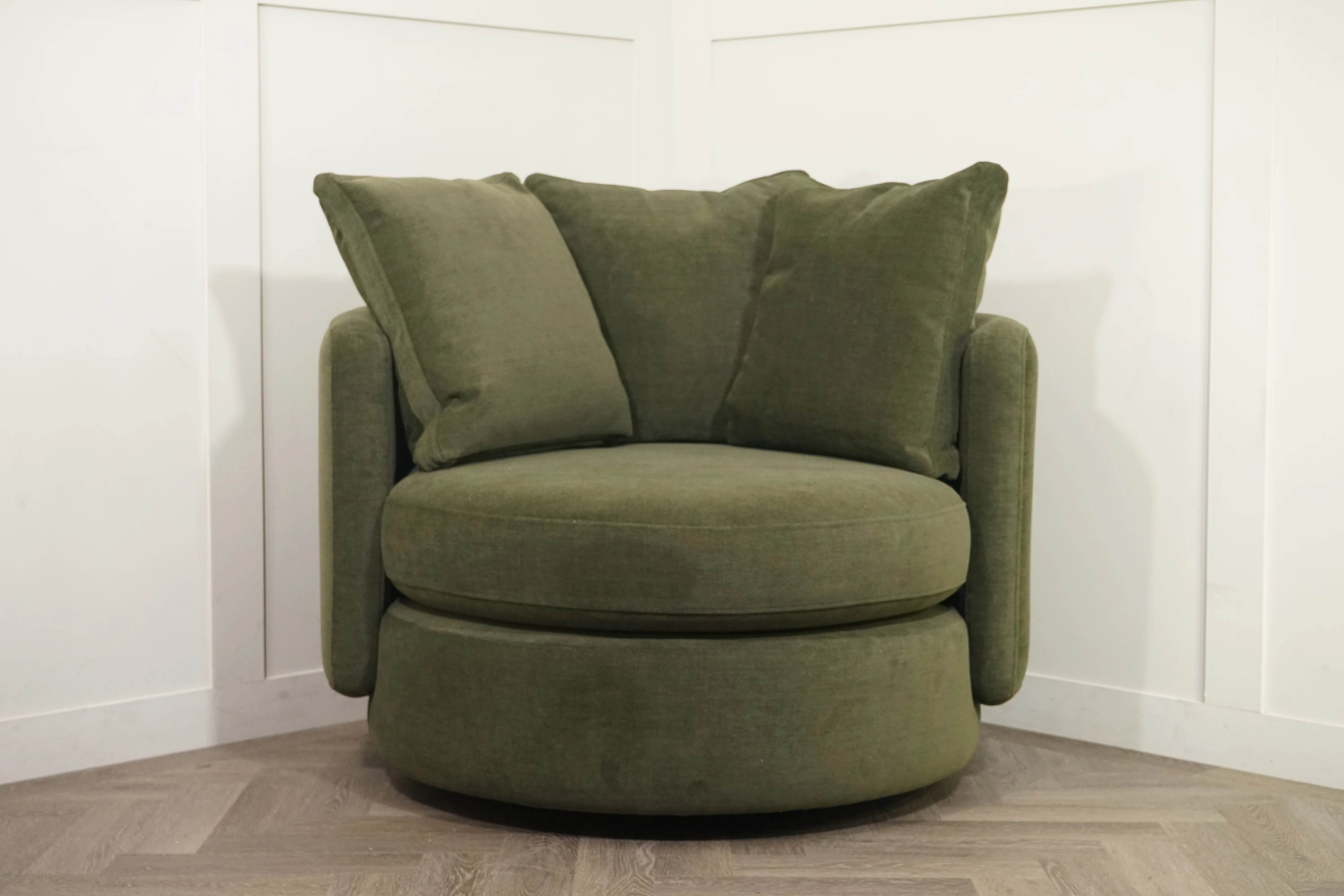 Piccadilly Large Swivel Chair, Fern Green - Image 3