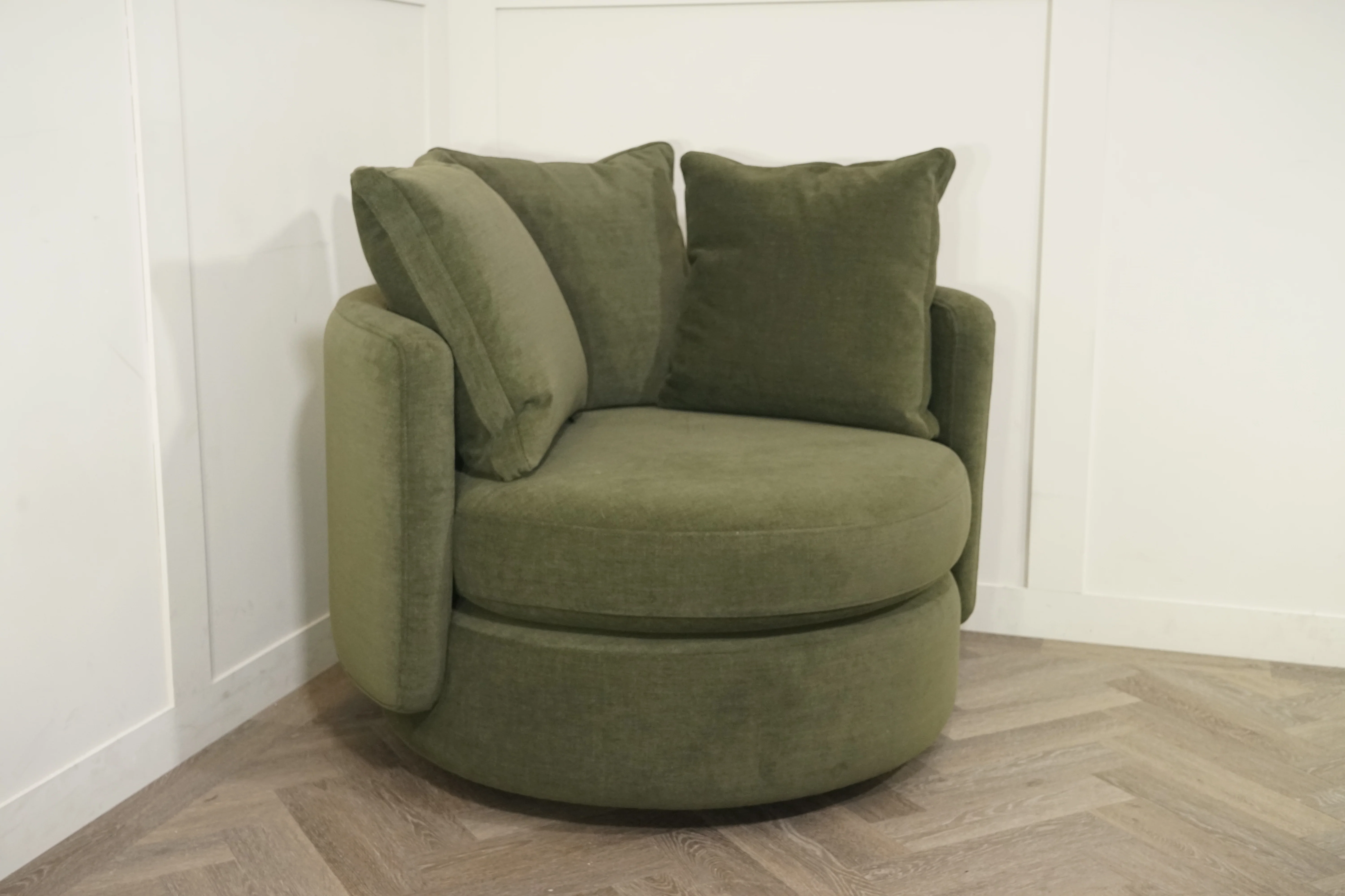 Piccadilly Large Swivel Chair, Fern Green - Image 5
