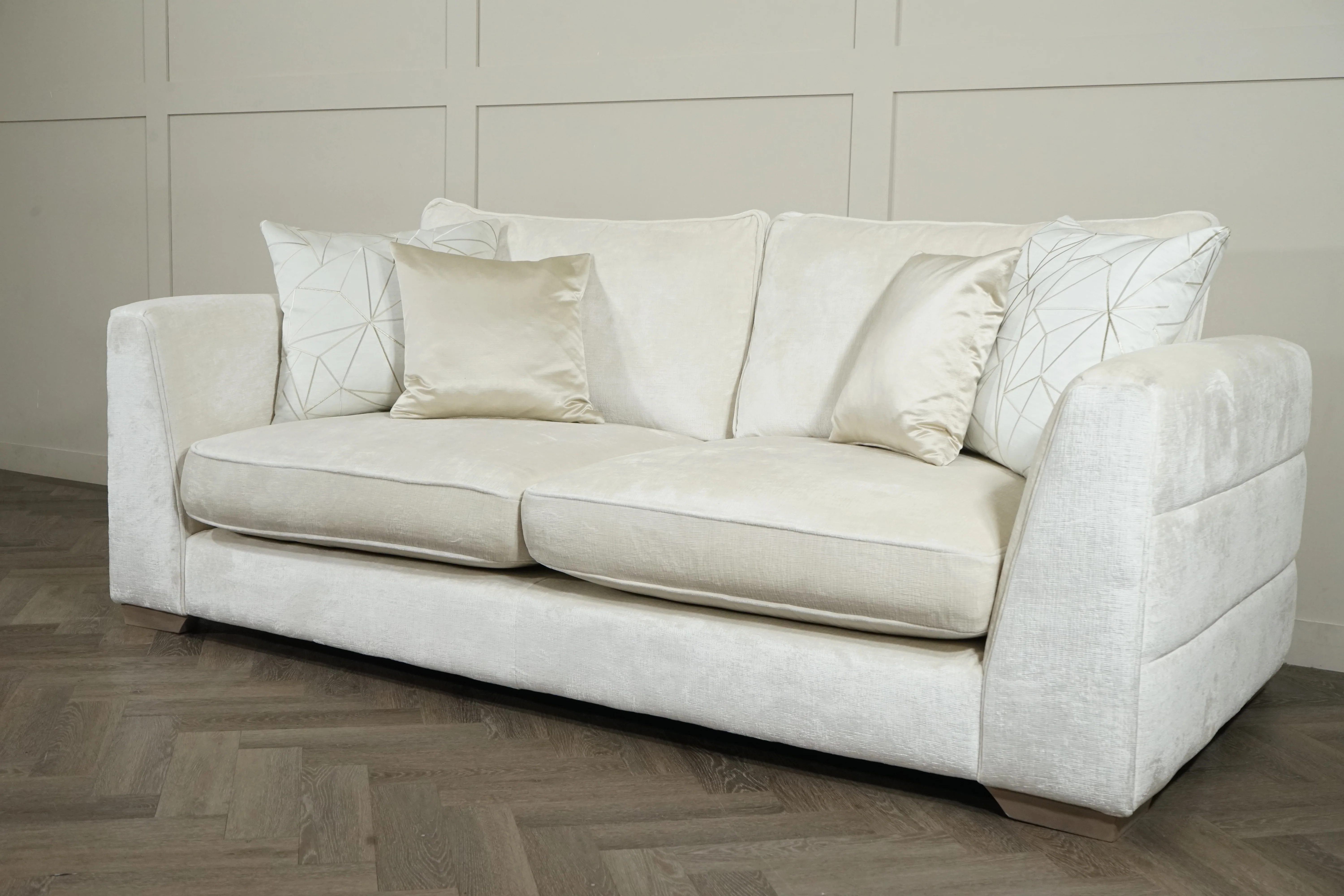 Valentino Large 3 Seater Sofa, Monaco Cream - Image 8